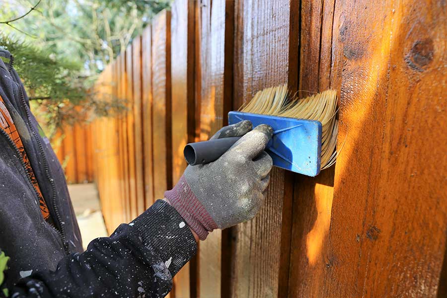 Protecting a garden fence before winter